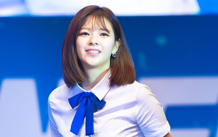 Gaya Rambut Baru Super Pendek, Kecantikan Jeongyeon Twice Pukau Netizen