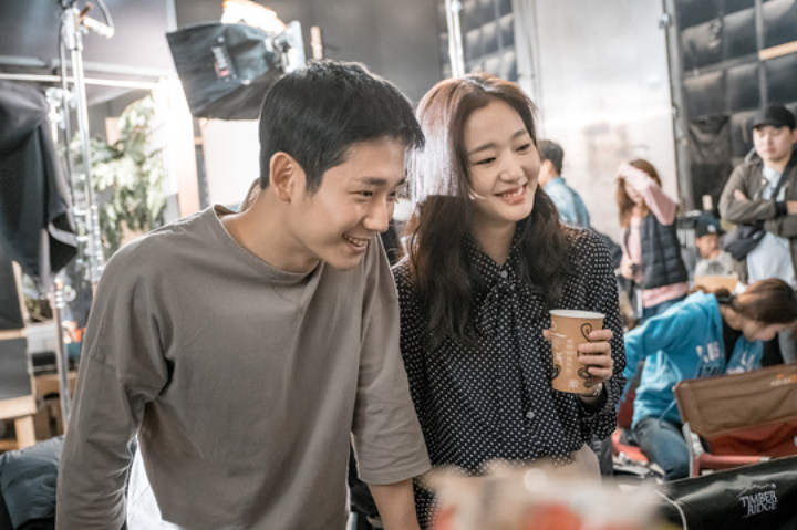Kim Go Eun dan Jung Hae In Rupanya Pernah Kerja Kasar Sebelum Jadi Artis