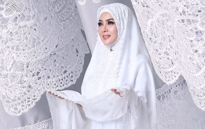 Syahrini 'Jiplak' Ustazah Mamah Dedeh, Dulu Nakal Dugem Hingga Nginap di Rumah Cowok