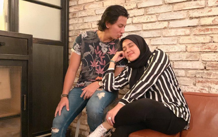 Sonny Septian Beri Semangat Fairuz A. Rafiq Yang Terbaring Lemah di RS Gara-Gara Kebanyakan Pikiran