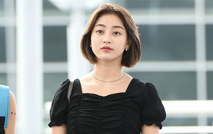 Dandanan Jihyo Twice di Bandara Jadi Bahan Gosip, Kang Daniel Ikut Kena Sindir