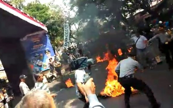 Polisi Duga Ada Peserta Demo Sengaja Siram Bensin ke Aparat Hingga Alami Luka Bakar Serius