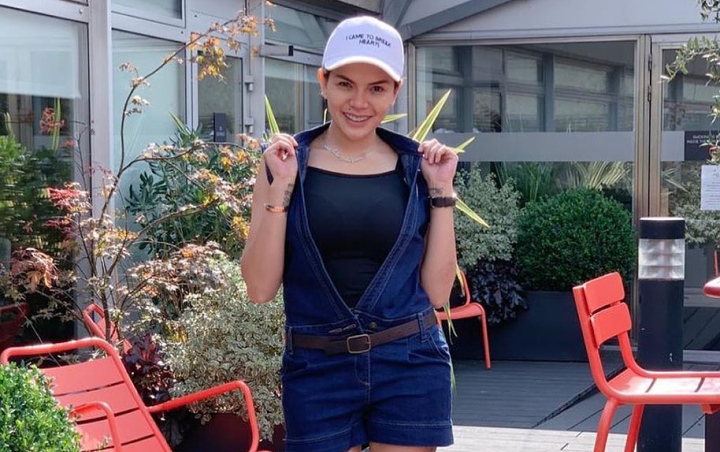 Nikita Mirzani Ongkang-ongkang Kaki Ejek Rakyat Jelata Suka Main Di Bali, Sindir Siapa?