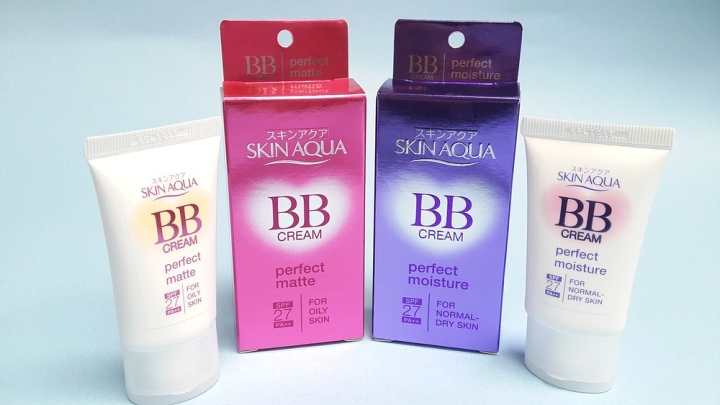 Aplikasikan Rohto Skin Aqua BB Cream Perfect Moisture di Wajah Agar Riasan Tampak Mulus
