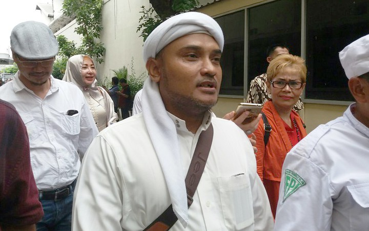 Novel Bamukmin Bela Ustaz Abdul Somad, Sebut Dai Kondang Tak Boleh Dipolisikan