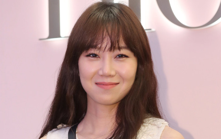 Gong Hyo Jin Dikritik Lantaran Jual Aksesoris Jelek Berharga Mahal Gong Hyo Jin Dikritik Lantaran Jual Aksesoris Jelek Berharga Mahal