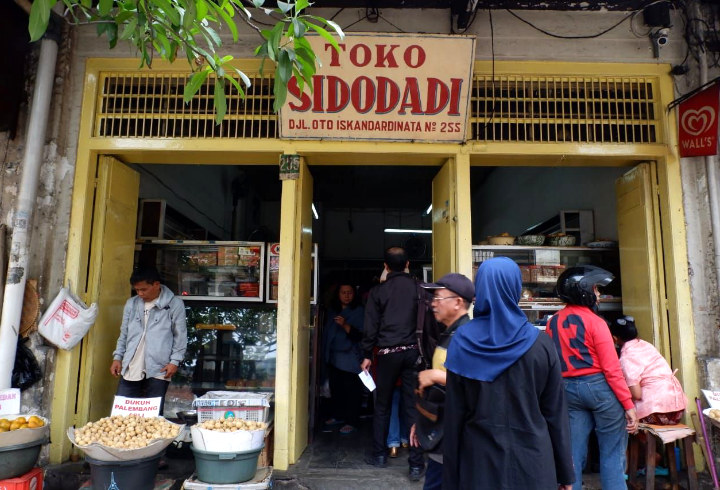 Toko Roti Sidodadi Yang Jual Berbagai Jajan Pasar Nikmat