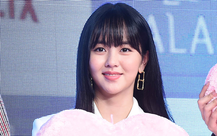 Kim So Hyun Diserbu Ajakan Kencan Usai Posting Foto Promosi 'Love Alarm'