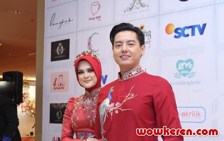 Roger Persembahkan Surat Ar Rahman Saat Akad, Cut Meyriska Hadirkan Karakter 'Star Wars' di Resepsi