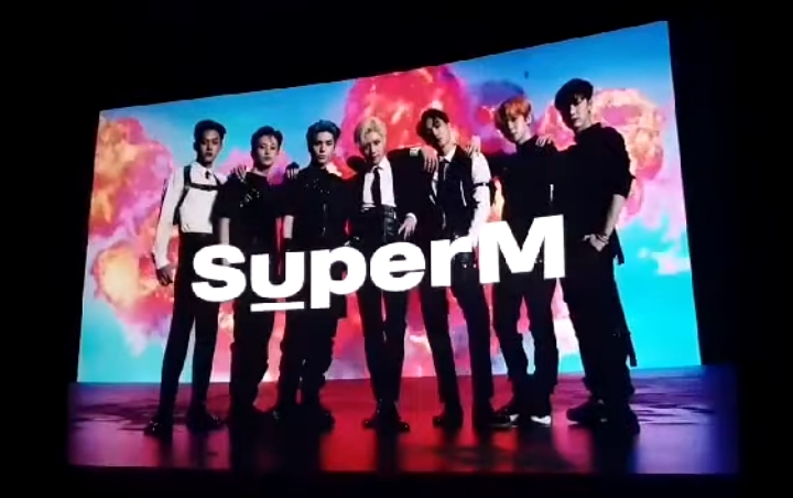 Super M Dilaporkan Sudah Berangkat Ke Dubai Untuk Syuting MV Debut Super M Dilaporkan Sudah Berangkat Ke Dubai Untuk Syuting MV Debut