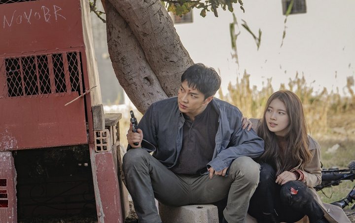 Suzy dan Lee Seung Gi Saling Tatap Penuh Rasa Frustrasi di 'Vagabond'