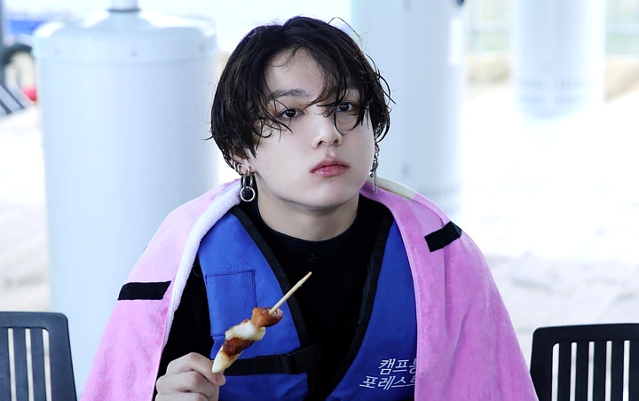 Viral Foto Jungkook Cilik Girang Berburu Kerang Bikin Fans BTS Gemas Optimal Viral Foto Jungkook Cilik Girang Berburu Kerang Bikin Fans BTS Gemas Optimal