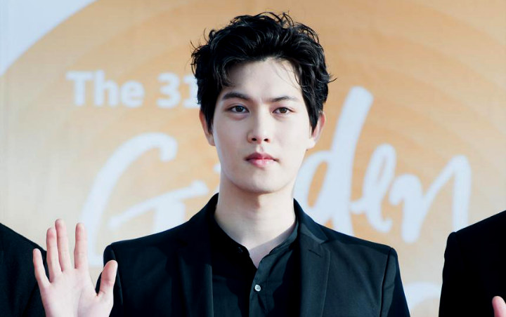 Lagi Wamil, Lee Jong Hyun CN Blue Dihujat Berakhir Kirim DM Singgung Komponen Tubuh BJ Seksi Lagi Wamil, Lee Jong Hyun CN Blue Dihujat Berakhir Kirim DM Singgung Komponen Tubuh BJ Seksi
