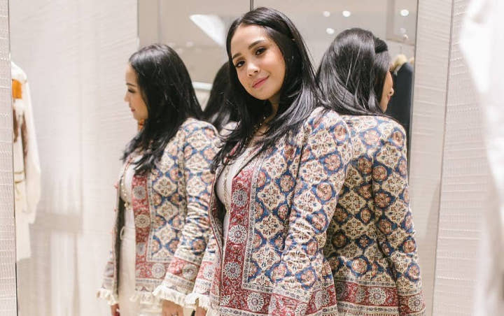 Nagita Slavina 'Ibu Sultan' Bak Mak-mak Sejati Masak Nasi Goreng Buat Suami
