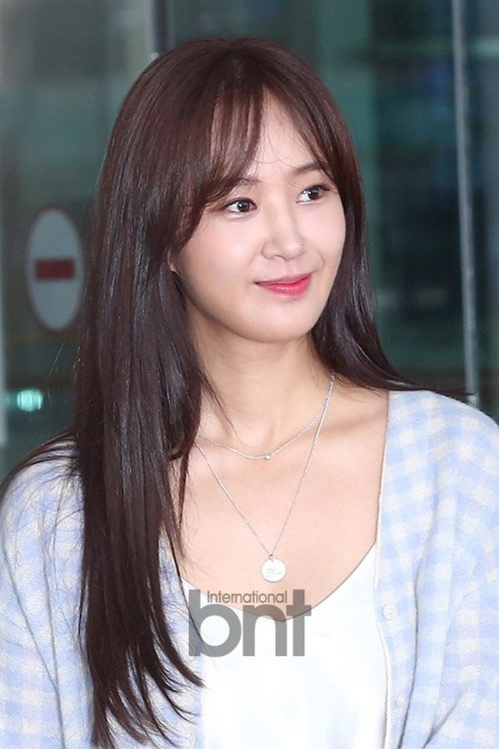 Penampilan Cantik dan Ceria Yuri SNSD Tuai Cibiran Gara-Gara Sang Kakak