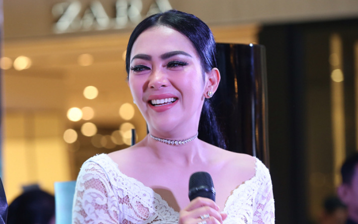 Syahrini Girang Gratisan Naik Jet Pribadi Mertua, Masa Lalu Ayah Reino Justru Terbongkar?