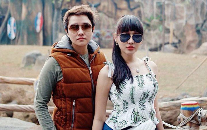Lucinta Luna Ajak Pacar Kondangan, Kaki Abash Rapet Kelewat Langsing Jadi Perbincangan