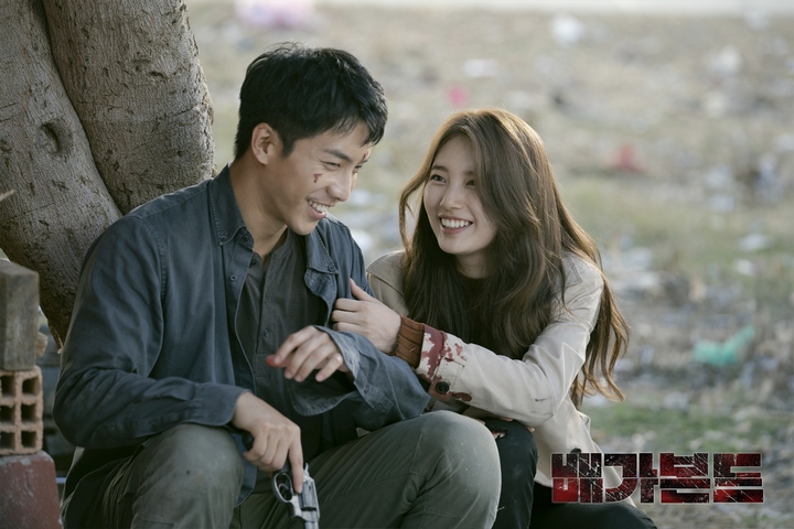 Suzy Cat Merah Rambut, Lee Seung Gi Tampil Bak Pebisnis di Preskon 'Vagabond'