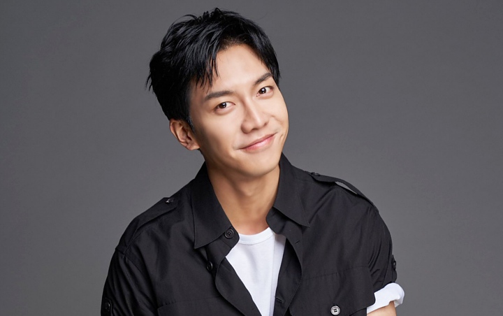 Lee Seung Gi Santai Pamer Pose Nguap di Postingan Instagram, Dipuji Tetap Ganteng