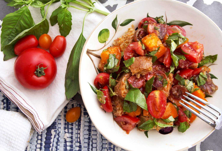 Salad Tuscan Panzanella Asal Italia Yang Mengenyangkan