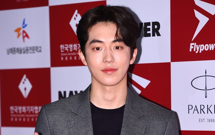 Celana Sering Melorot, Nam Joo Hyuk Akui Nyaman Syuting 'Three Meals A Day'