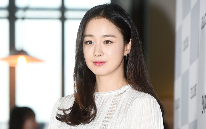 Kim Tae Hee Jadi Bahan Gosip Usai Lahirkan Anak Kedua, Rumor Ini Kembali Dibahas