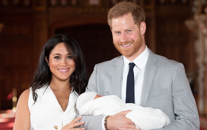 Pangeran Harry dan Meghan Markle Ajak Archie Kunjungi Pub, Intip Fotonya Berikut Ini