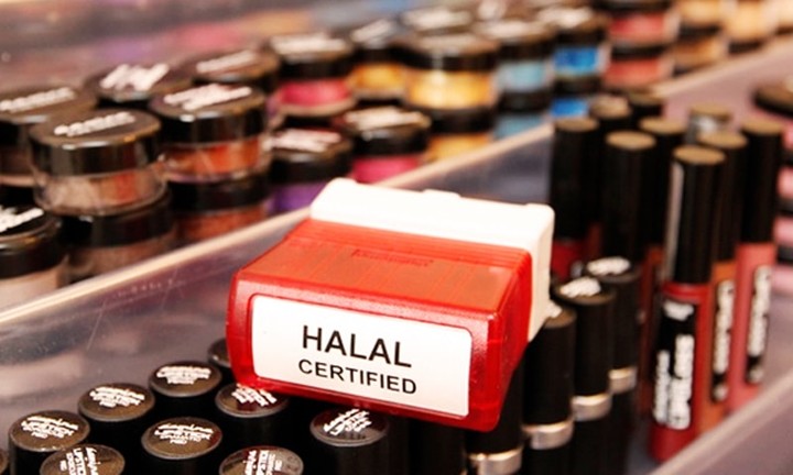 Perhatikan Juga Bahan Pembuatan Make Up Tersebut