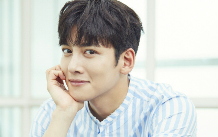 Foto Kelewat Rupawan Ji Chang Wook Berhasil Bikin Fans Halu sampai Tercengang