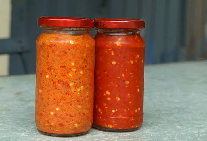 Simpan Sambal yang Sudah Jadi di Wadah Tertutup dan Kering