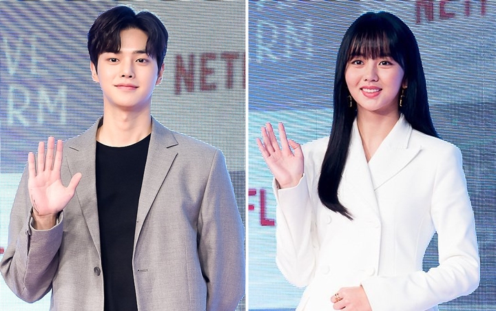 Song Kang Bahas 'Love Alarm' Season 2, Bakal Terima Apapun Keputusan Kim So Hyun