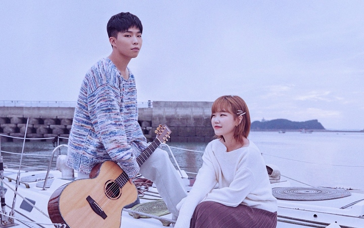 Comeback Usai 2 Tahun Hiatus, Lagu Baru AKMU Sukses Puncaki Chart Realtime Korea