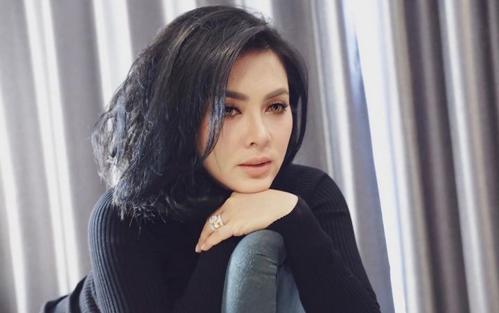 Syahrini Ngakak Pakai Hoodie Ratusan Juta, Dihina Jelek Gara-Gara Foto Lawas