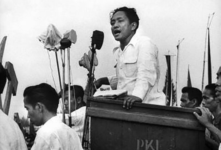 Kontroversi DN Aidit Perokok
