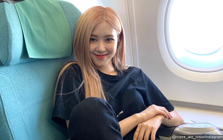 Pose Sensual Kejutkan Fans, Rose BLACKPINK Malah Dikritik Gara-Gara Jaket Bulu Hewan