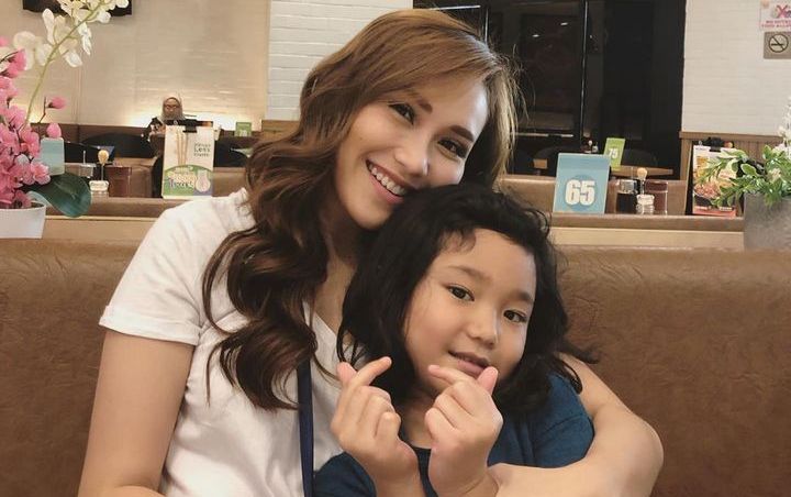 Ayu Ting Ting Berharap Sang Mantan Suami Tak Bertemu Putrinya, Netter Beri Dukungan