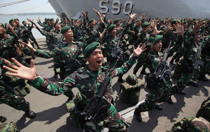 Tak Mesti Serius, Ternyata Ada Aksi Sawer Uang Juga di HUT TNI