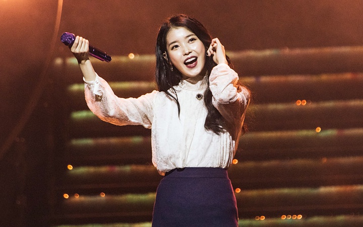 Cantik Banget, IU Judes Bak Jang Man Wol di Pemotretan Terbaru