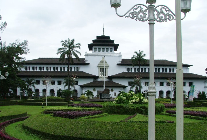 Ajak Anak Berwisata di Gedung Sate Bandung, Biar Bisa Bermain dan Belajar dengan Menyenangkan