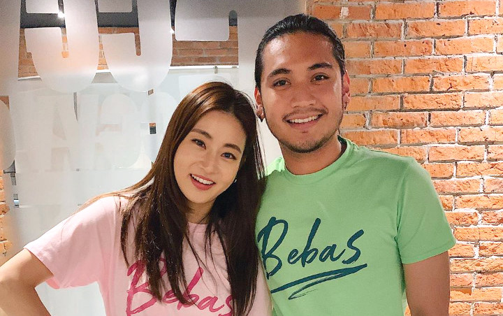 Usai 'Goda' Kang Sora, Giorgino Abraham Pose Nakal di Sofa Bikin Sahabat Ammar Zoni Komentar