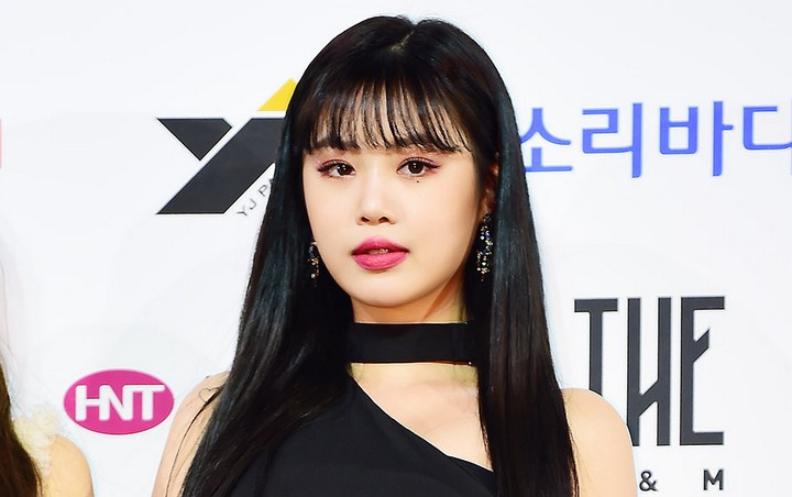 Momen Soojin merusak lipstik di bibirnya muncul dalam cuplikan episode baru 'Queendom'. Program itu akan menampilkan persaingan 6 grup membawakan lagu rekomendasi fans.