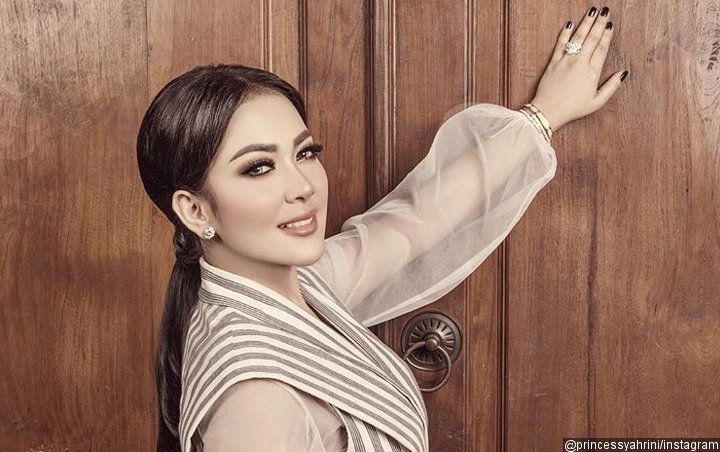 Syahrini Lama Kunci Kolom Komentar 'Takut' Dibully Malah Kepergok Nimbrung di Akun Adik