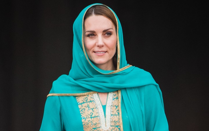 Cantiknya Kate Middleton Pakai Kerudung Saat Kunjungi Masjid di Pakistan, Intip Fotonya Berikut Ini