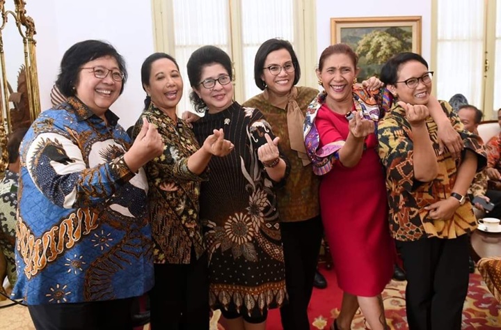 Kabinet Kerja \'Berpisah\', Foto Menteri Susi dkk Ala Artis Korea Curi Perhatian