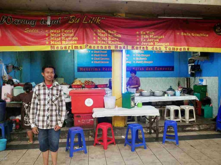 Rawon Warung Tegal Bu Lilik Yang Juga Menyediakan Banyak Hidangan Nikmat