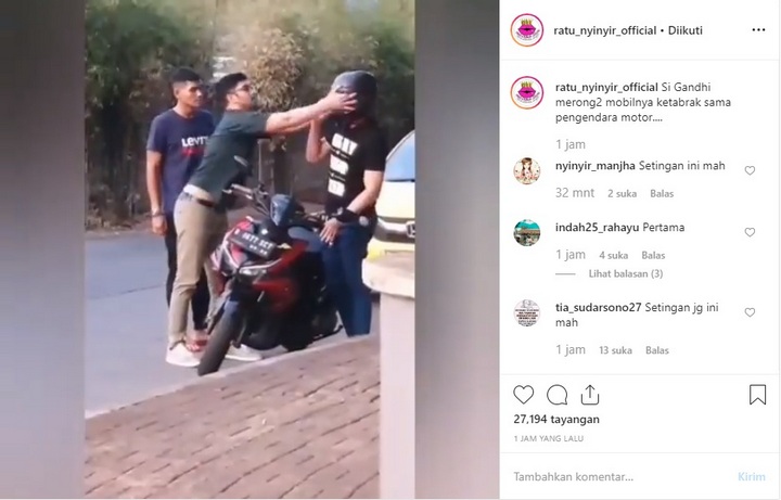 Gandhi Fernando Ngamuk Usai Mobilnya Ditabrak Motor, Gaya \'Kemayu\' Jadi Sorotan