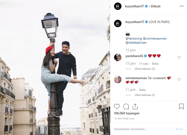 boy Wiliam dan Tunangan Naik Tiang Lampu