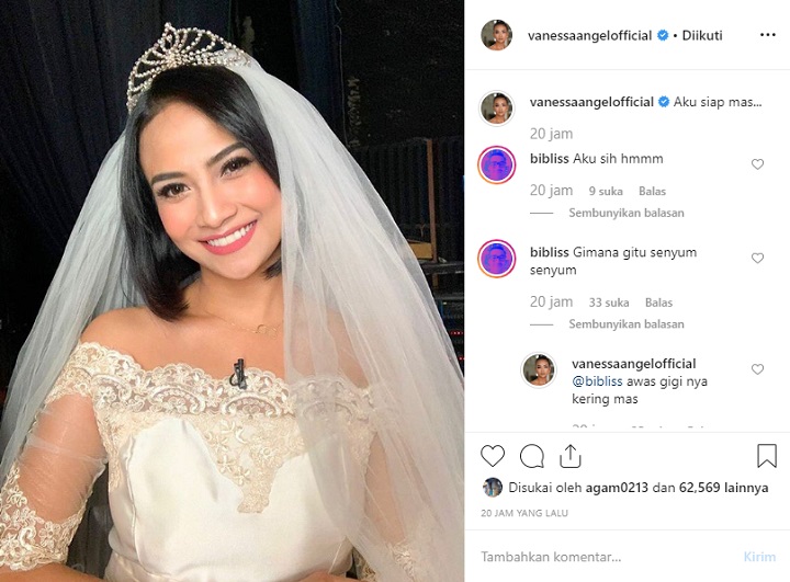 Vanessa Angel Pakai Baju Pengantin