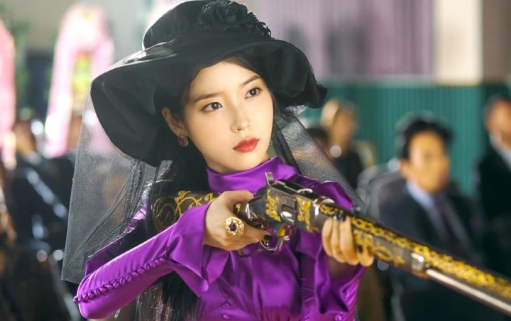 Akting IU di Hotel Del Luna Dicibir Bak Robot, Dua Fans Ini Meradang Akting IU di Hotel Del Luna Dicibir Bak Robot, Dua Fans Ini Meradang