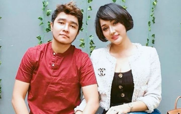 Pacar Lucinta Luna Tampil Macho Main Tinju, Kaki Mulus